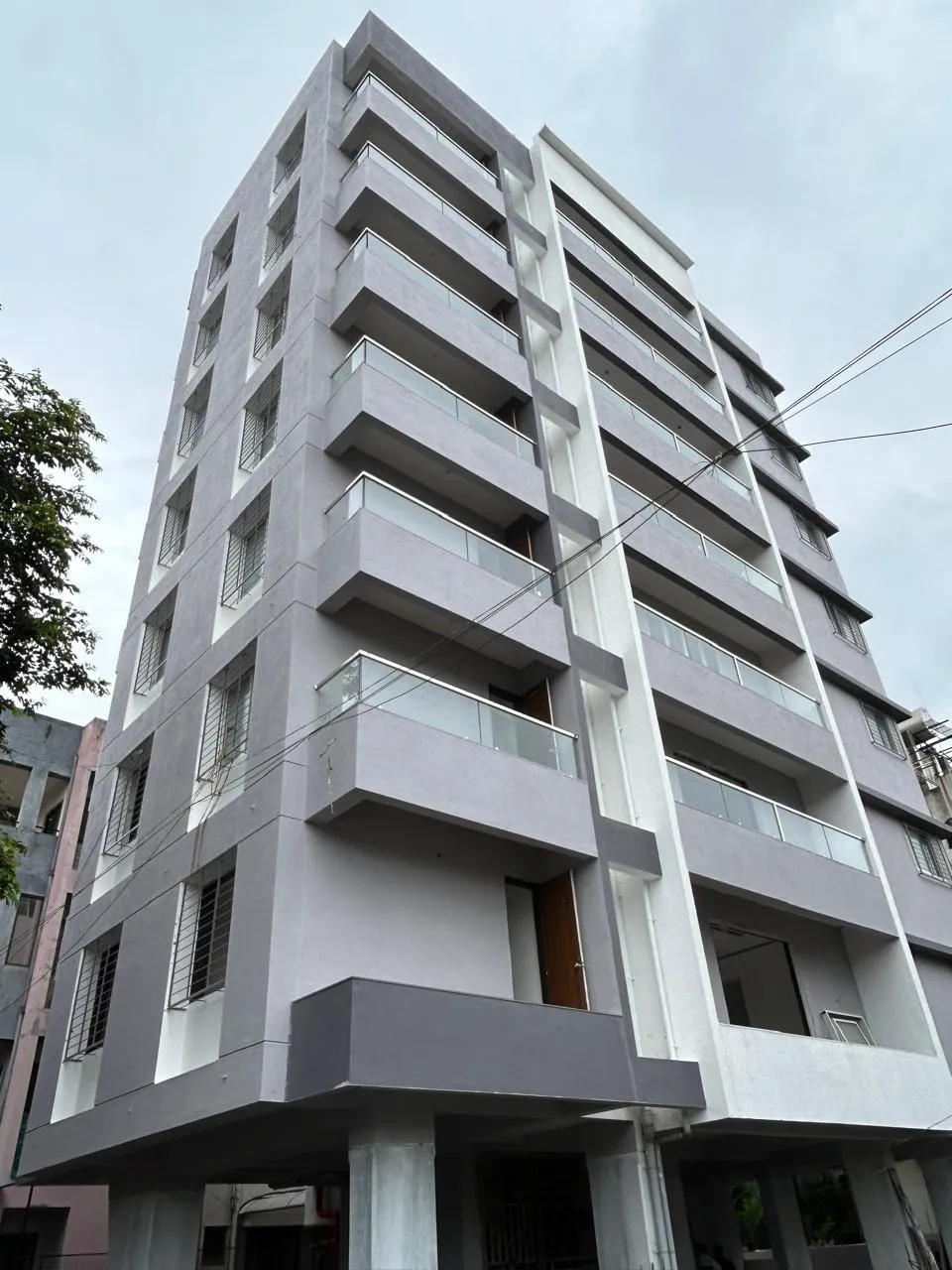 Front elevation of the Prabhupushpa Residency tower, Amrutdham, Nashik